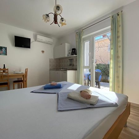 Guest House Dijana Krk Town Luaran gambar