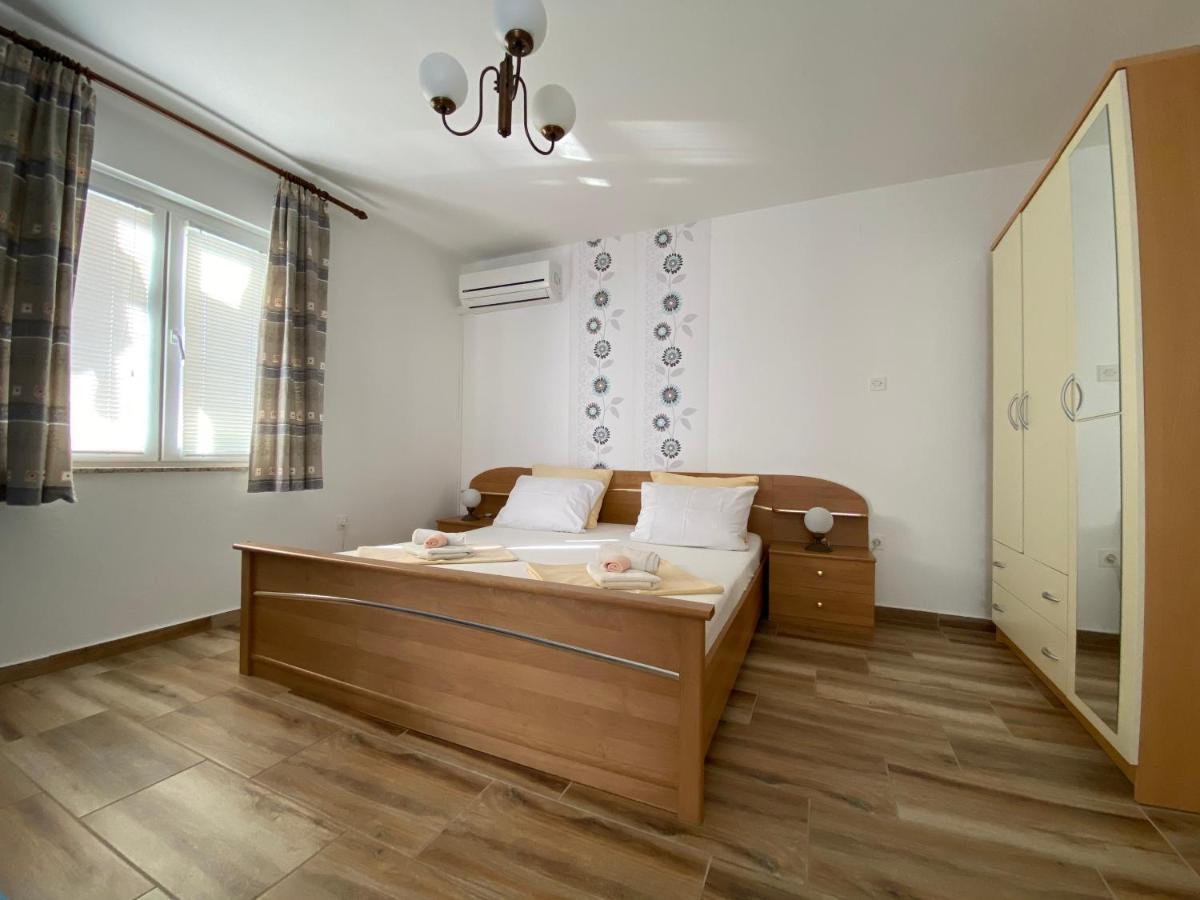 Guest House Dijana Krk Town Luaran gambar