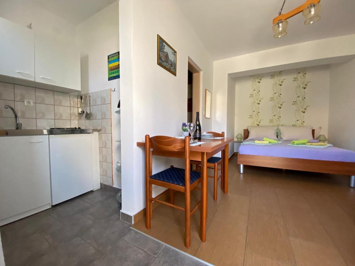 Guest House Dijana Krk Town Luaran gambar