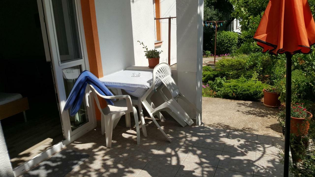 Guest House Dijana Krk Town Luaran gambar